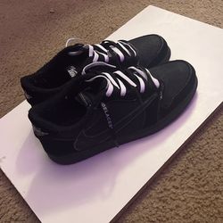 Black Nike Shoes