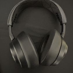 SteelSeries Arctis Nova Pro Wireless Multi-System Gaming Headset