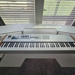 Arturia Keylab 88 MIDI Keyboard 