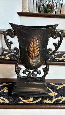 Metal decorative vase