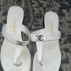 chanel white flip flops 8