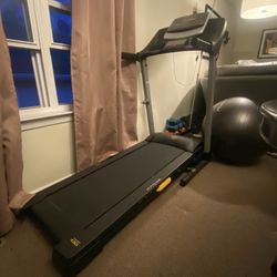 Gold Gym 430i Treadmill! Must Go! Best Offer!!