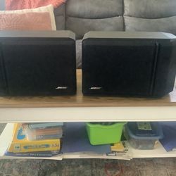 BOSE SPEAKERS PAIR. great sound