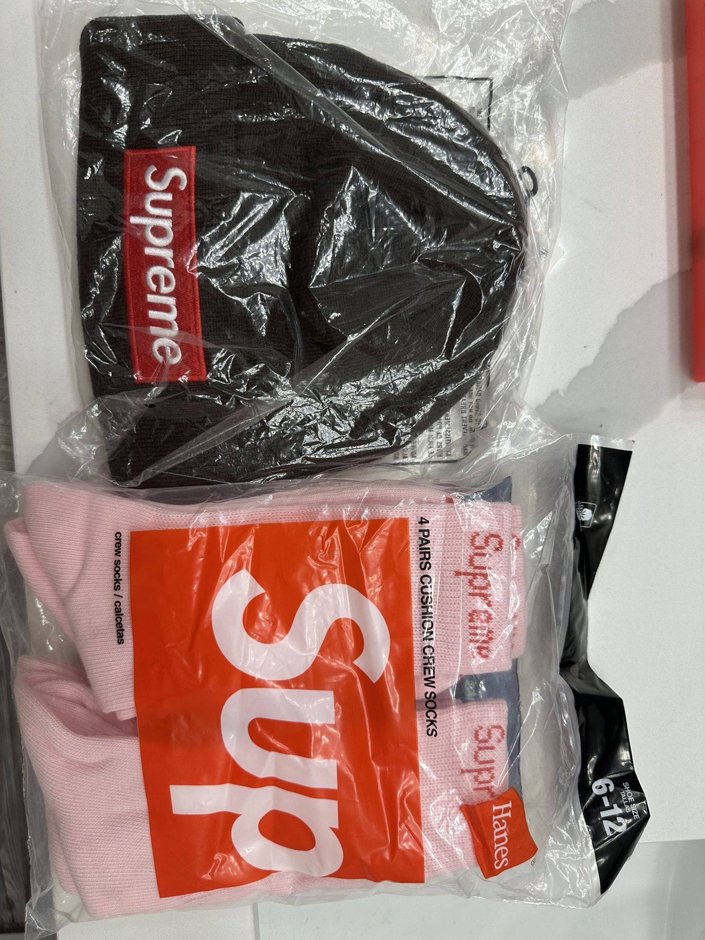 Supreme Beanie And Socks