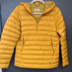 Mountain Hardware Rhea Ridge 1/2 Zip Pullover  Women’s Jacket   Size S.