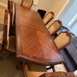 Burlwood Dining Room 6 Armless Chairs And 2 Armed Chairs