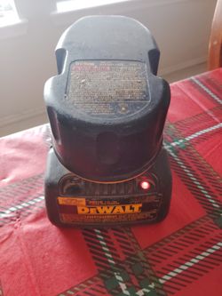 DeWalt Battery & Charger 🔋🚨