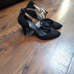 Size 5.5M Impo Black Heels Cute And Classy