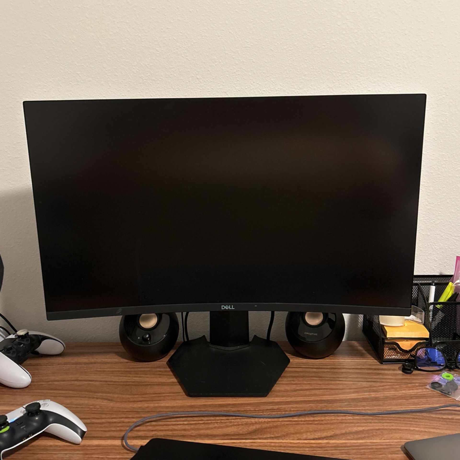 Dell 27 Inch Curved Gaming Monitor. 1920x1080P, 144Hz, 1 Ms Response Time. 