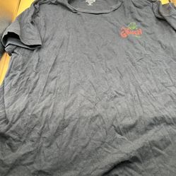 Black T-shirt Graphic Of The Grinch Hollister Size XL