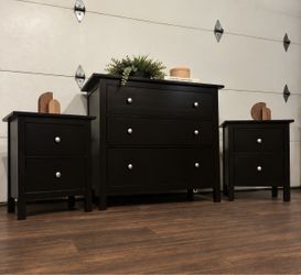 Solid Wood Dresser & 2x Nightstands Set, Black Finish w/ Silver Knobs