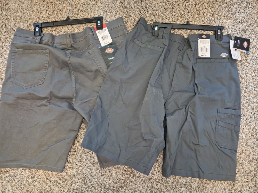 Dickies mens shorts size 40
((New)) grey
A bit wrinkle due to storage in bin can steam iron on pick up.
76179 pick up !