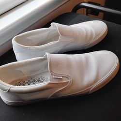 Sz 13 white lugz slip ons