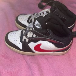 Size US 4.5y Jordans 