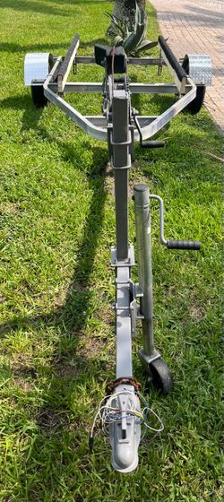 Galvanized single Axel up to 17’’ boat New lights, new wires. Good wheels. Ready to load…
