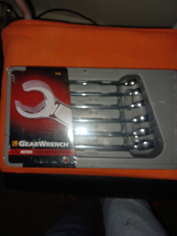 GEARWRENCH 6 PIECE METRIC FLARE NUT WRENCH SET