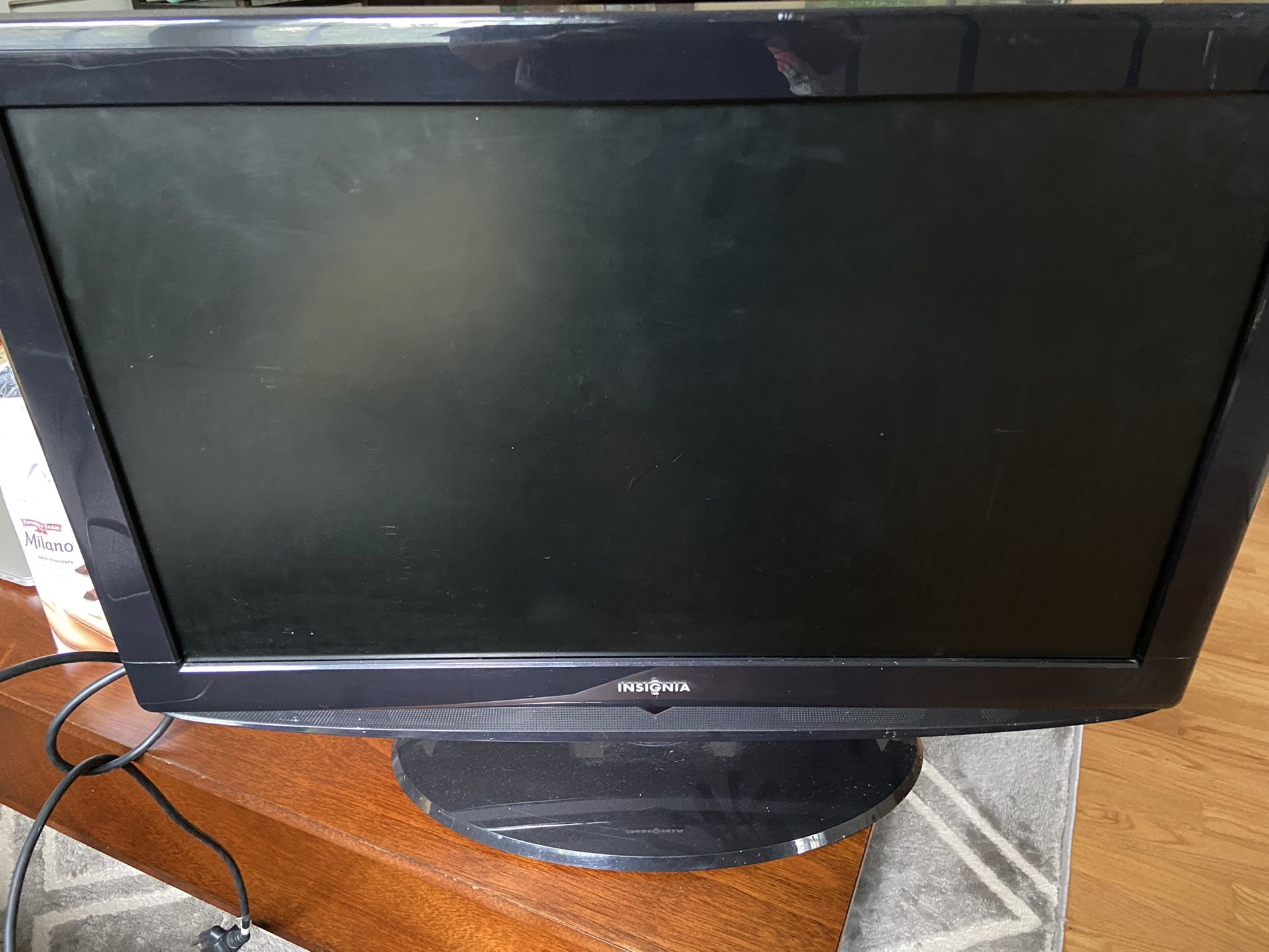 Insignia LCD tv