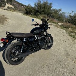 Stock Rear Shocks 2017 Triumph T120