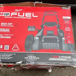 Milwaukee Fuel 21” Self Propelled Lawn Mower Kit 