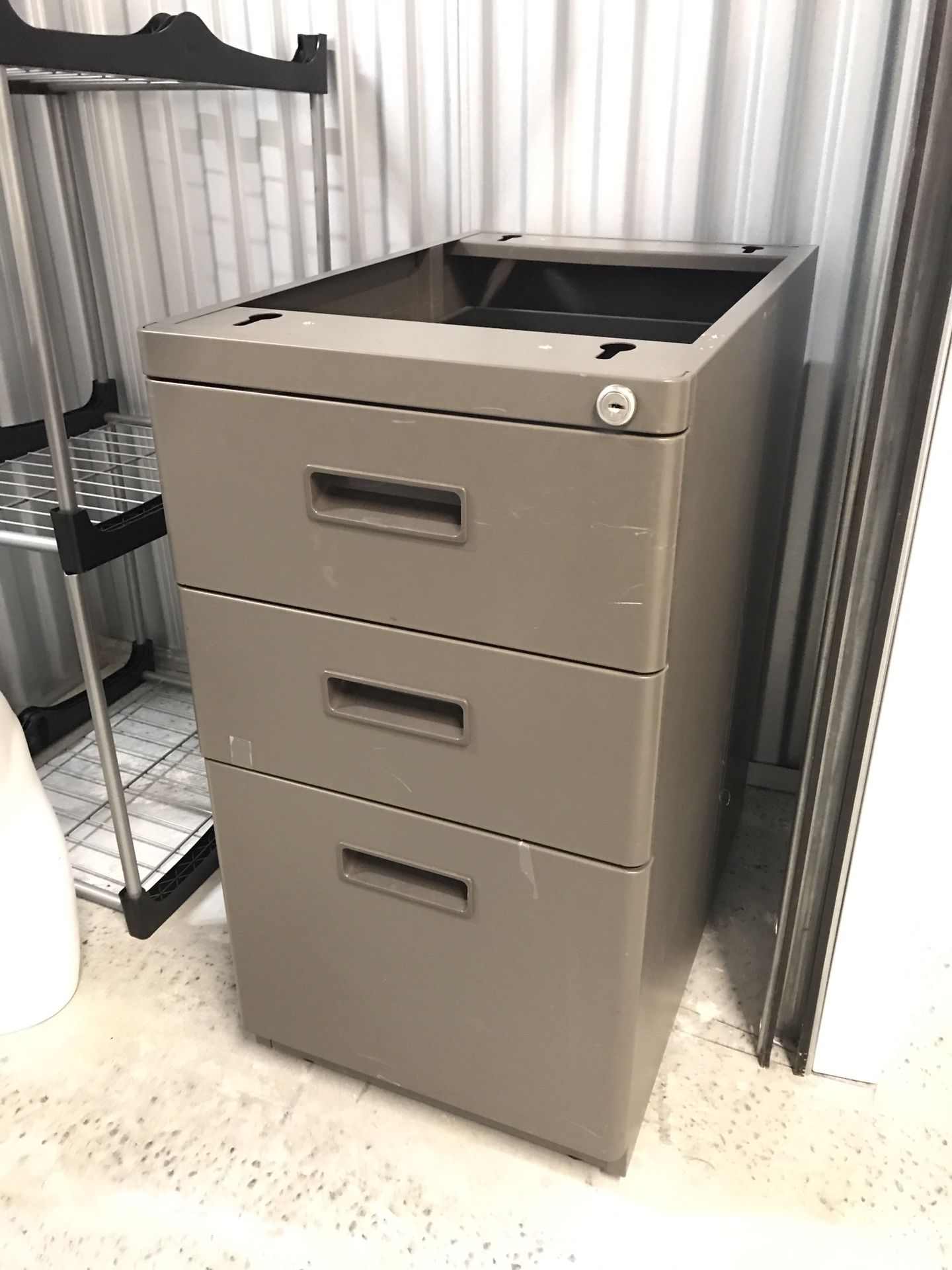 Filling metal cabinet