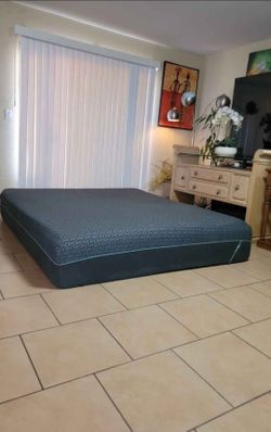 VERY NICE LIKE NEW CALIFORNIA KING SIZE MATTRESS FOR SALE! IN EXCELLENT CONDITION, FREE DELIVERY