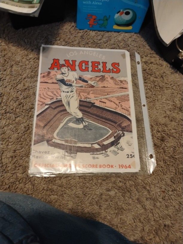 Los Angeles Angels Official Score Card 1964 Chavez Ravine