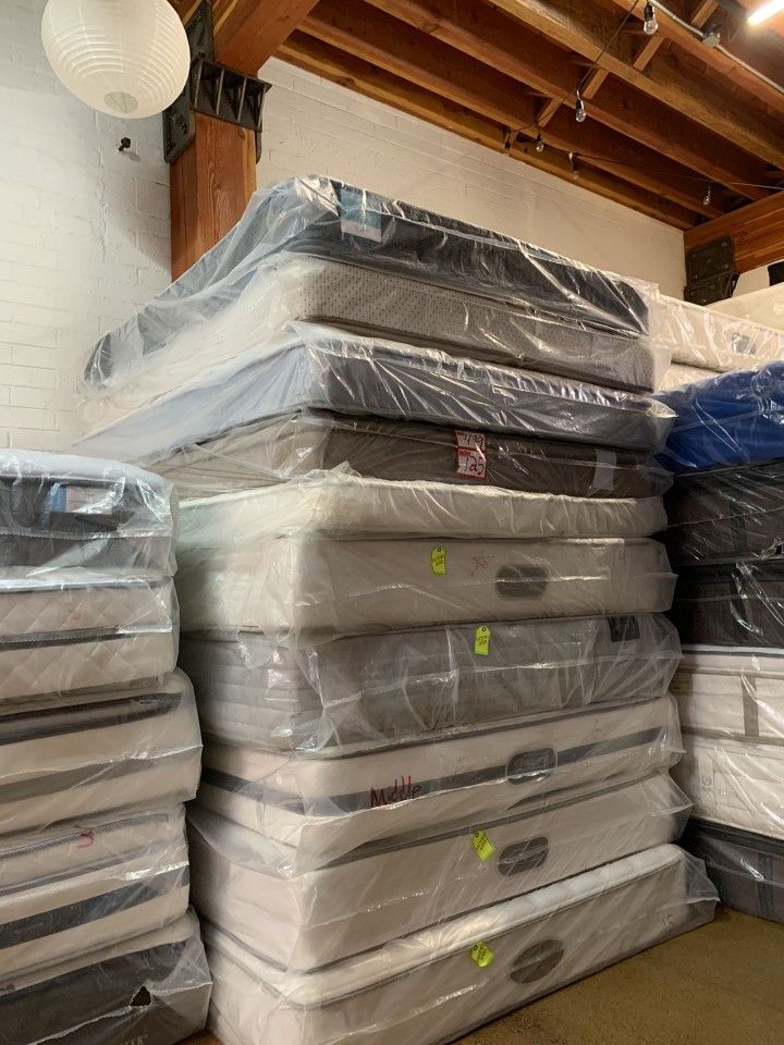 Plush Comfort FullSize Mattresses Wrapped in Plastic for Sale in La