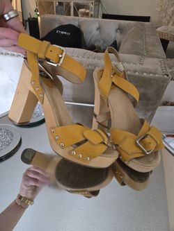 Dolce & Gabbana Yellow Leather Wedges