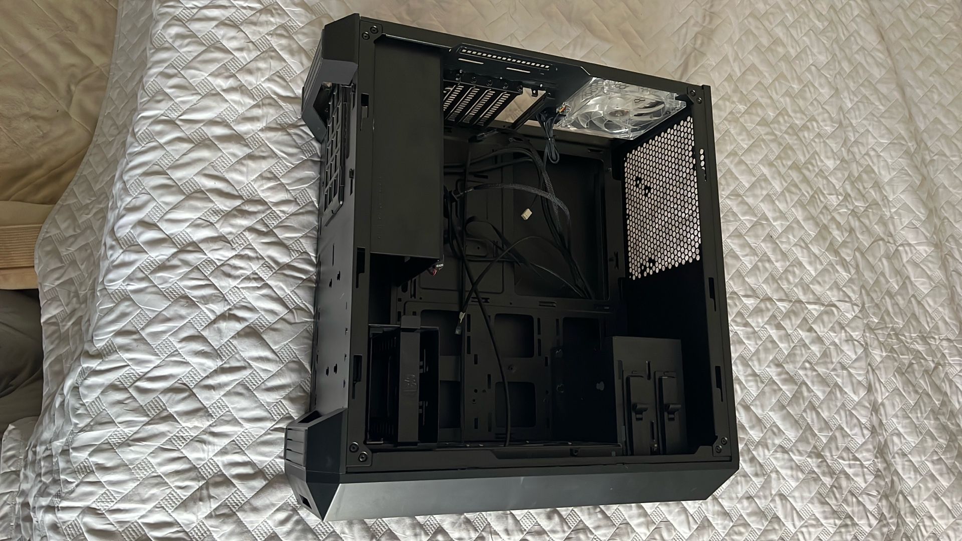 Empty computer case Coolermaster full size for Sale in Sunny Isles ...