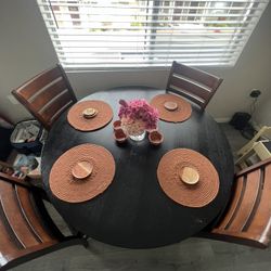 Table and chairs set 