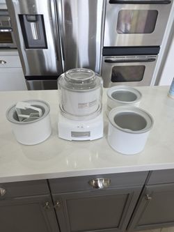 1.5-Quart Automatic Frozen Yogurt, Ice Cream, and Sorbet Maker w/ 3 Add'l 1.5 Qt Bowls