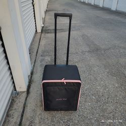 Mary Kay Very Large Rolling Case In Excellent Condition With Divider And Organizers 