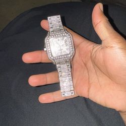 Cartier Buss Down