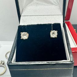 1.00 Carat Natural Diamond Earrings 