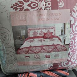9 Piece QUEEN Bed In A Bag Comforter Set; Heated Blanket