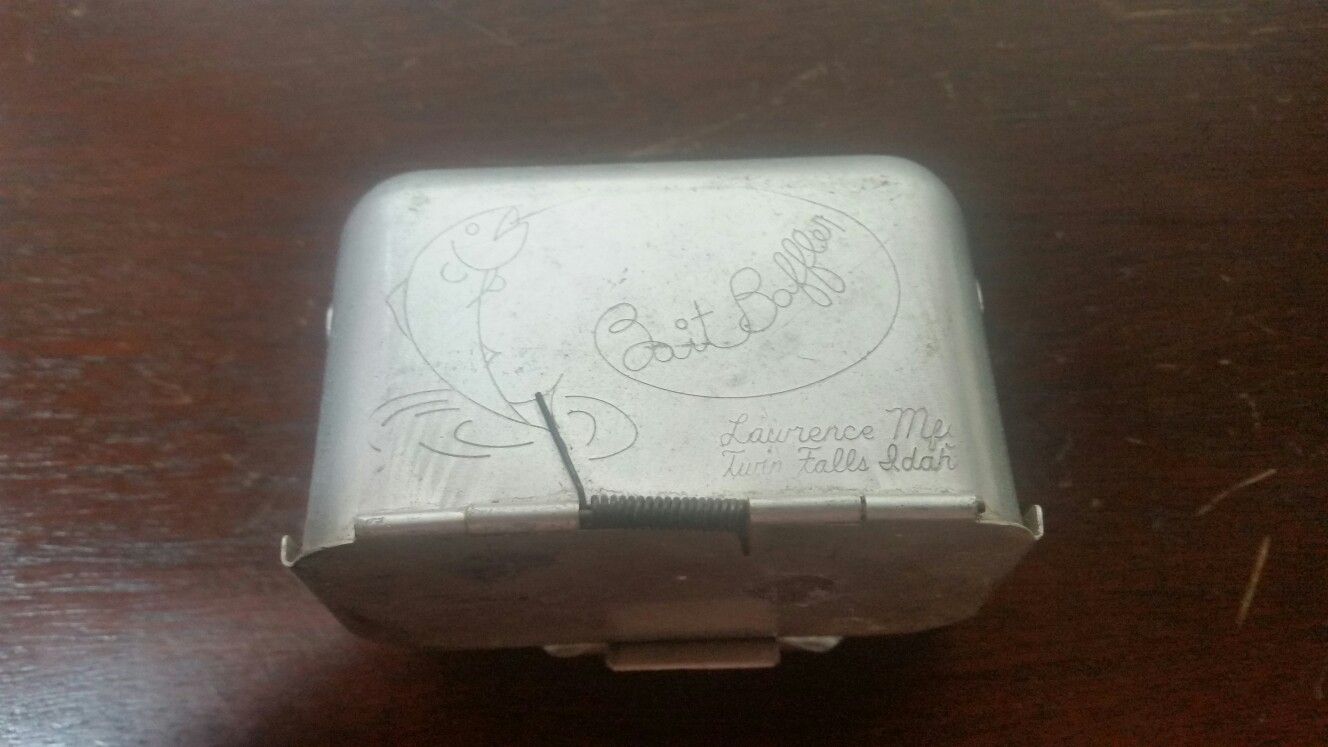 Bait baffler aluminum worm box