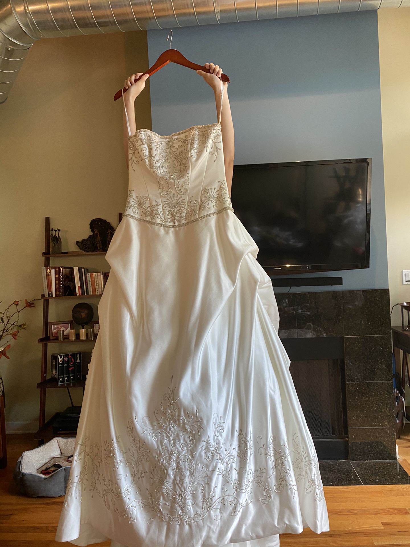David’s bridal wedding dress size 8