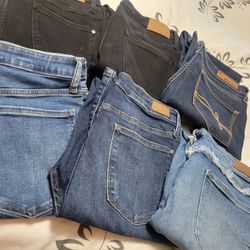 Woman's  Jeans  - LOT