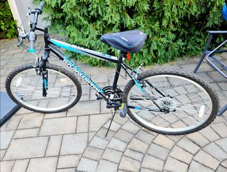 Roadmaster Granite Peak Mountain Bike Black and Teal