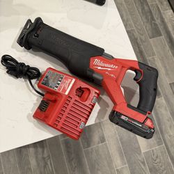 FUEL M18 Milwaukee Sawzall 2821-20 with Battery and Charger