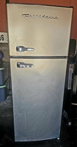 Frigidaire Refrigerator Silver Black