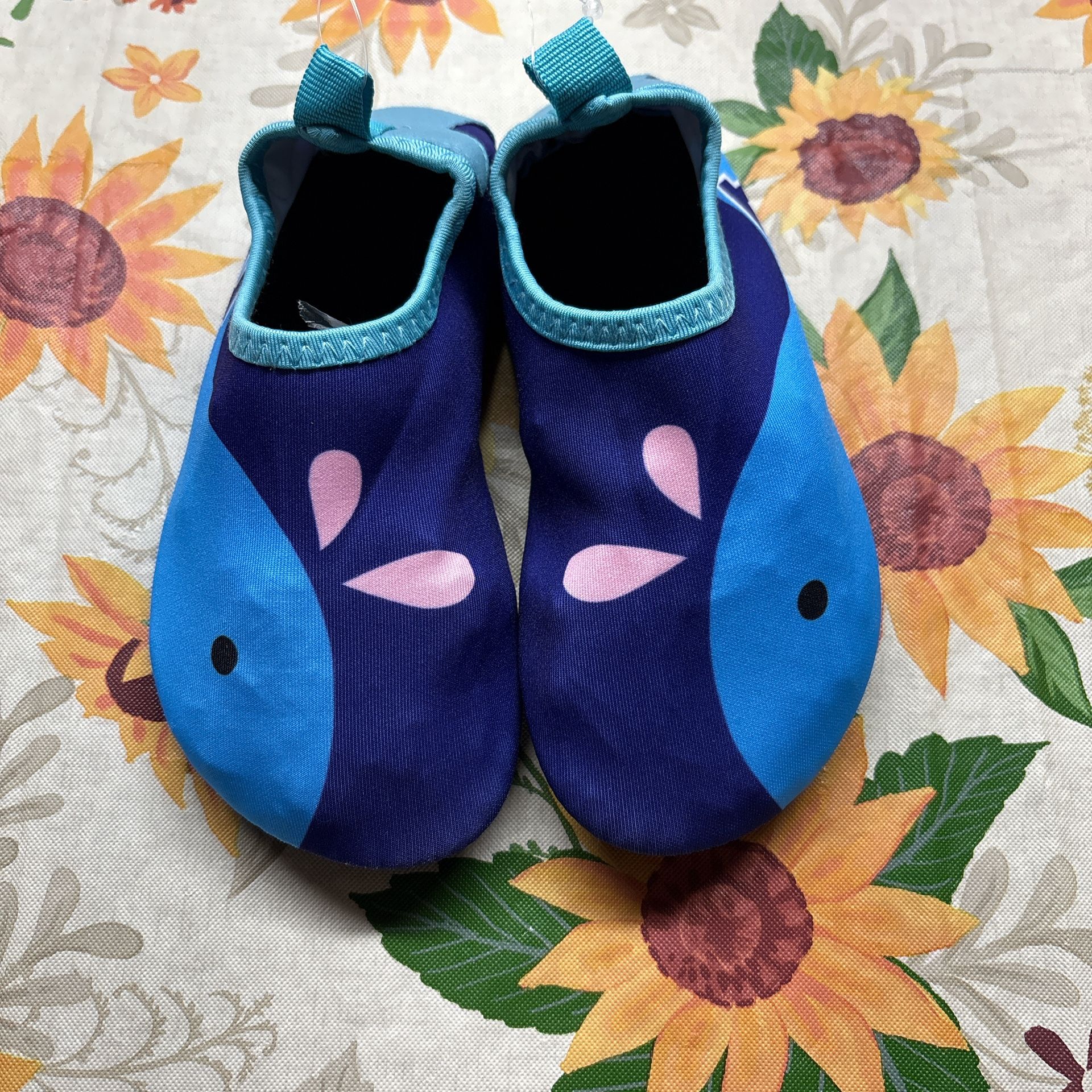 Blue and navy water shoes #waterfootwear #watershoes #toddler #size11-11.5 kids measures 7inches A399