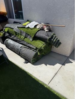 Synthetic grass  good condition