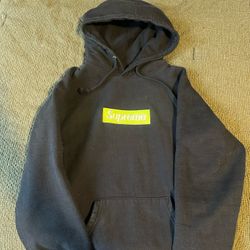 Supreme Hoodie 