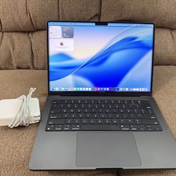 2023/2024 MacBook Pro 14” M3 Pro, 18gb Ram, 512GB, 11 CPU, 14GPU, 48 Cycles