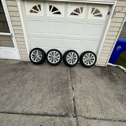 VW OEM 17” Aluminum Alloy Rims 5x4.4 / 5x112 Lug Pattern Like New Volkswagen Rims