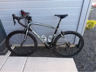 Size 54 Specialized Carbon Roubaix Bike + lots