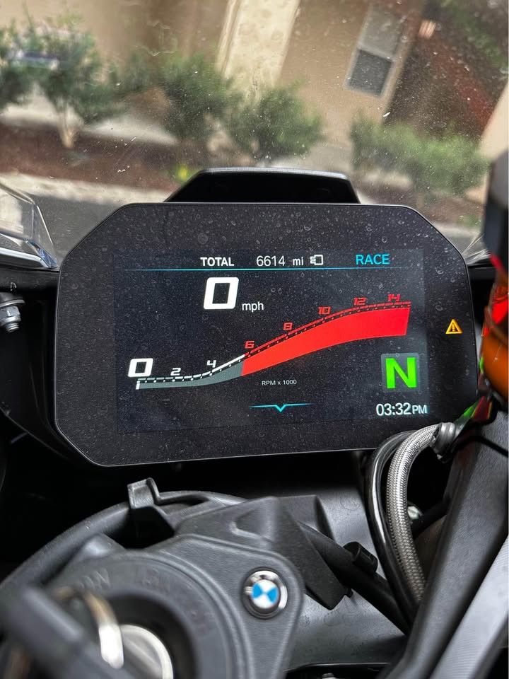 BMW [S]   1️⃣0️⃣0️⃣0️⃣     RR
