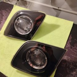 2009 Mazda 3 Tail Light Assembly Right Of Left Side $60
