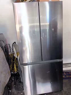Samsung Smart refrigerator and freezer with ice maker
